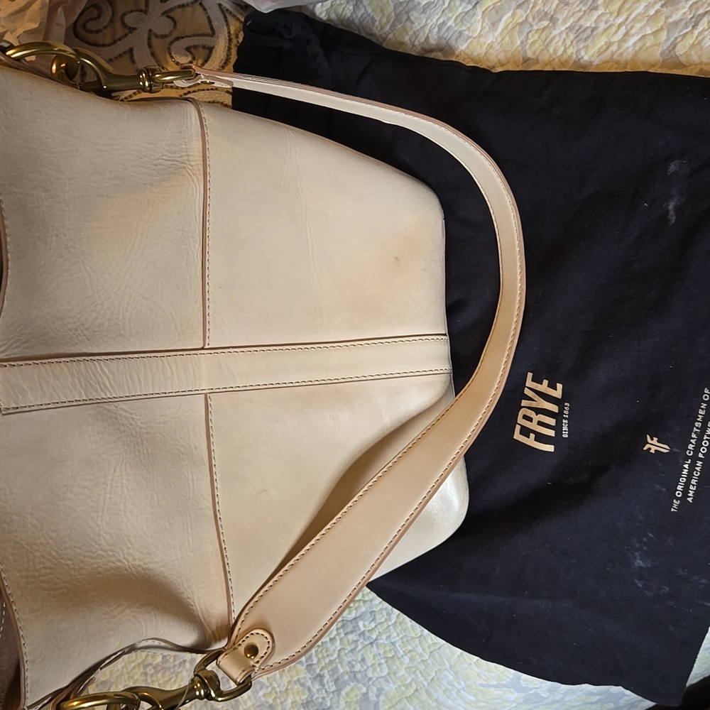 FRYE Elegant Cream Leather Shoulder Bag